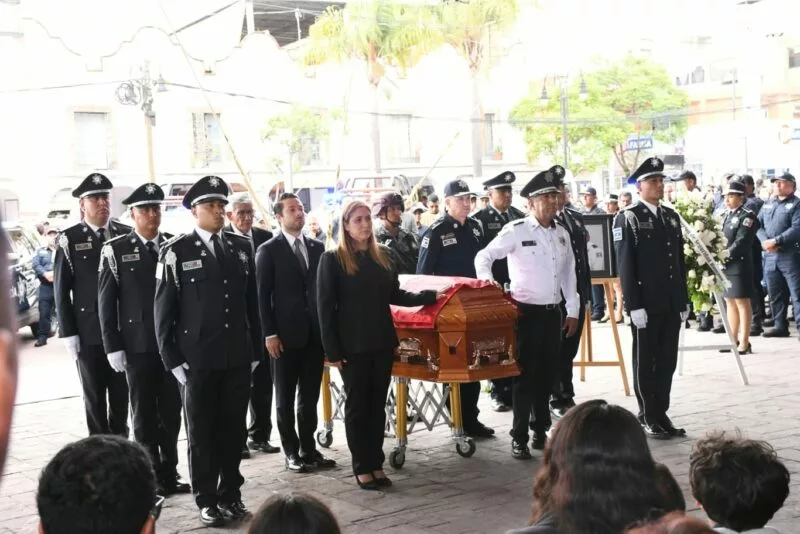 Rinden en San Mateo Atenco homenaje póstumo al Policía Primero Aldo Alfonso Campos Martínez