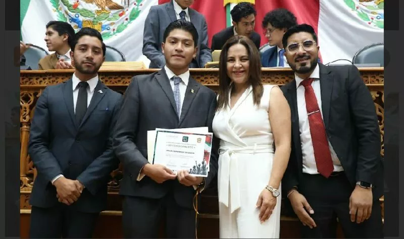 Celebran Parlamento Juvenil con Compromiso de Formación Cívica
