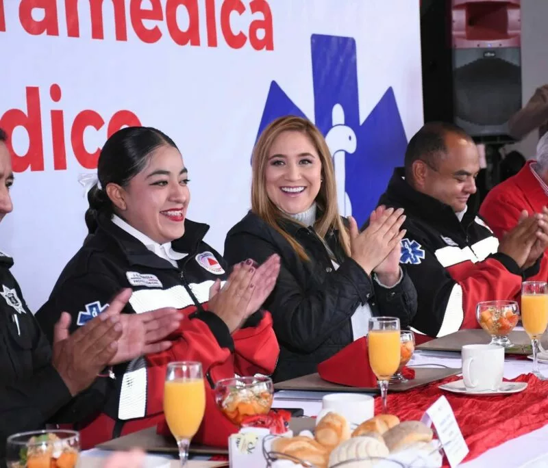 Personal paramédico de San Mateo Atenco recibe reconocimiento de Ana Muñiz Neyra