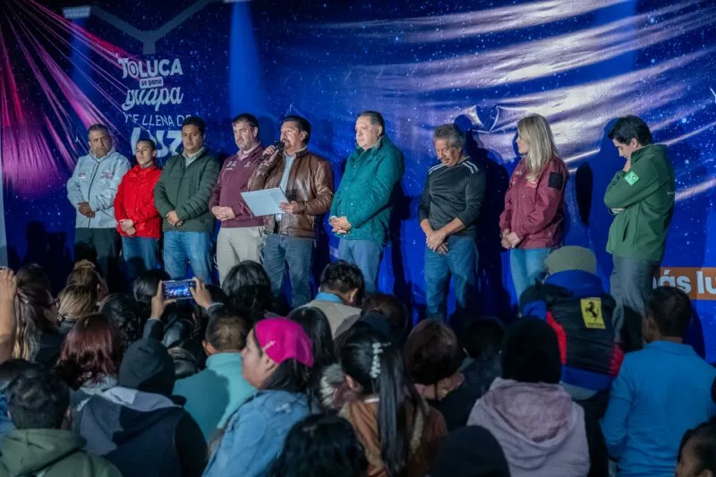 Rompe Ricardo Moreno años de rezago e ilumina las comunidades del norte de Toluca